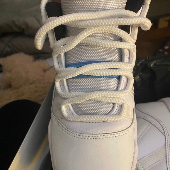 Jordan 11 - Picture 2 of 3